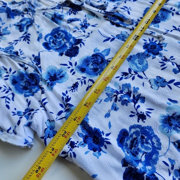 Papermoon Woman’s Blouse Blue White Rose Floral Short Sleeve Rayon Tie Sz M - Picture 10 of 11